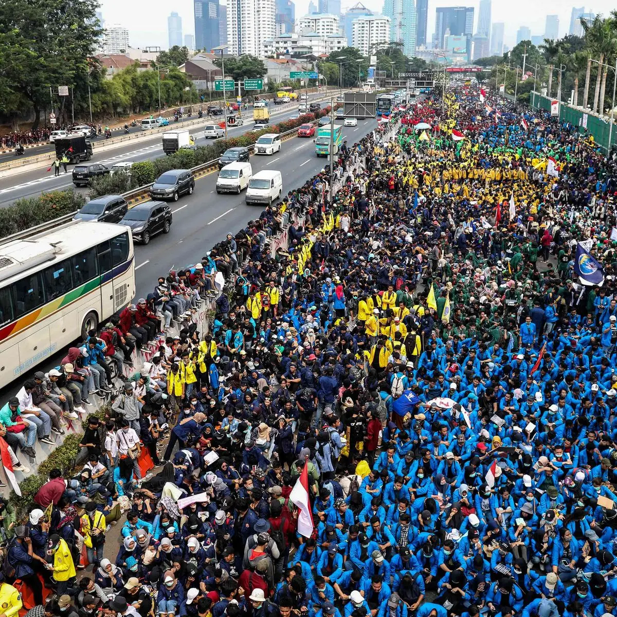Demo #IndonesiaSadar di Bundaran HI, Mahasiswa Sampaikan Lima Tuntutan kepada Pemerintah