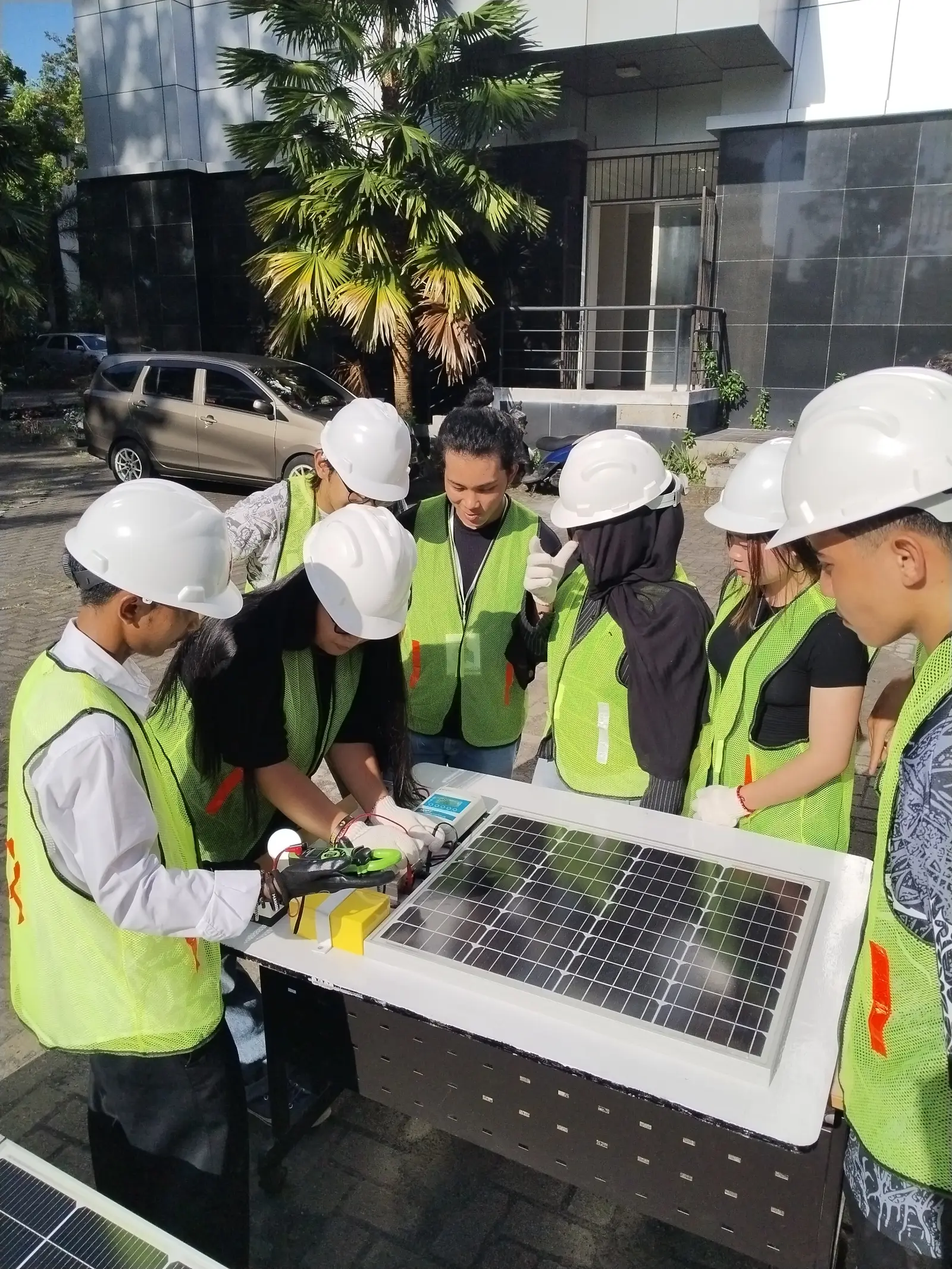 HMM UNSRAT Sukses Gelar Workshop EPCC PLTS, Wujud Aksi Nyata Membangun SDM Energi Masa Depan