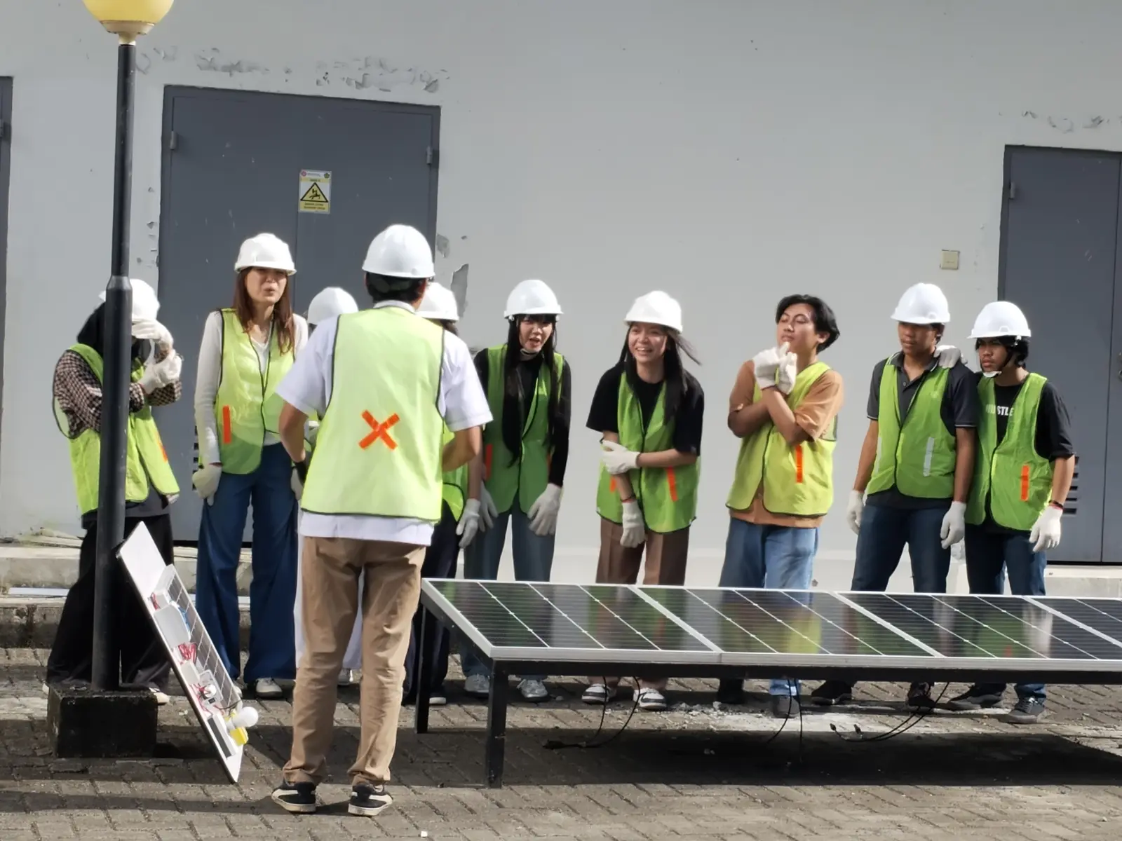 HMM UNSRAT Sukses Gelar Workshop EPCC PLTS, Perkuat Peran Mahasiswa dalam Mewujudkan Transisi Energi Berkelanjutan